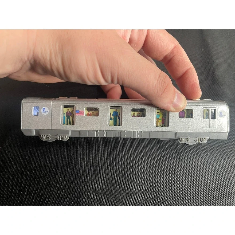 Daron MTA New York City Subway Pull Back Toy Train Car Silver NYC Transit 6636